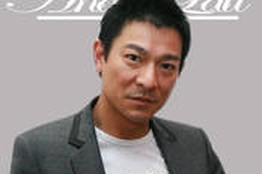 Cháu gái Lưu Đức Hoa lừa tiền fan hâm mộ