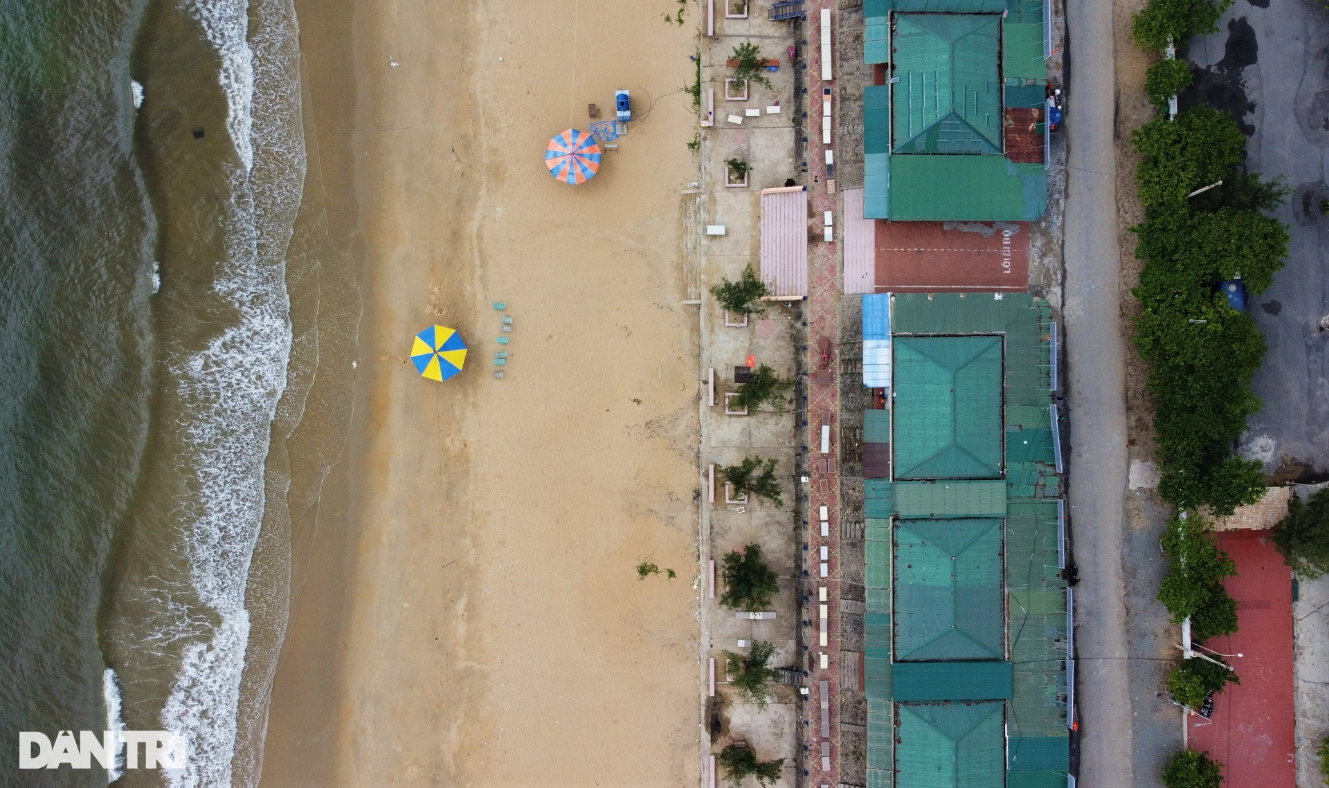 Khách sạn view nghĩa trang, ki ốt nhếch nhác ở biển Thiên Cầm - 6 Khách sạn view nghĩa trang, ki ốt nhếch nhác ở biển Thiên Cầm - 6
