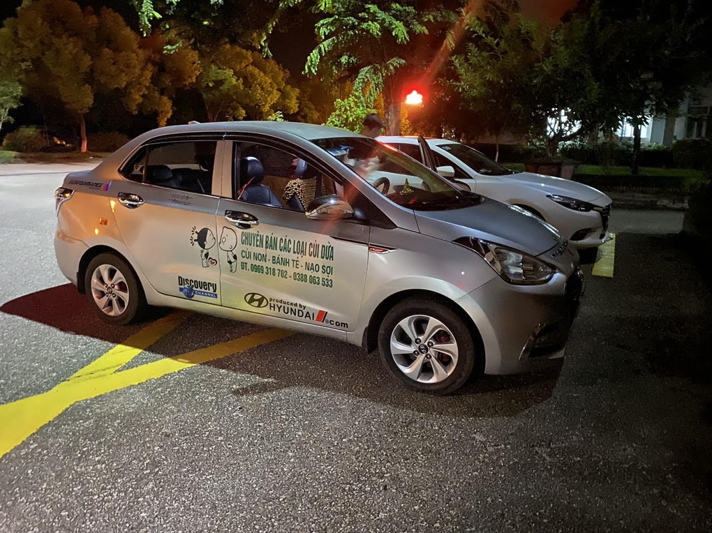 Lào Cai: Bắt giữ nghi phạm cứa cổ tài xế taxi ở cửa khẩu Kim Thành - 3 Lào Cai: Bắt giữ nghi phạm cứa cổ tài xế taxi ở cửa khẩu Kim Thành - 3