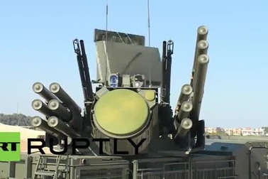 Cận cảnh hệ thống tên lửa phòng không S-400 trực chiến tại Syria