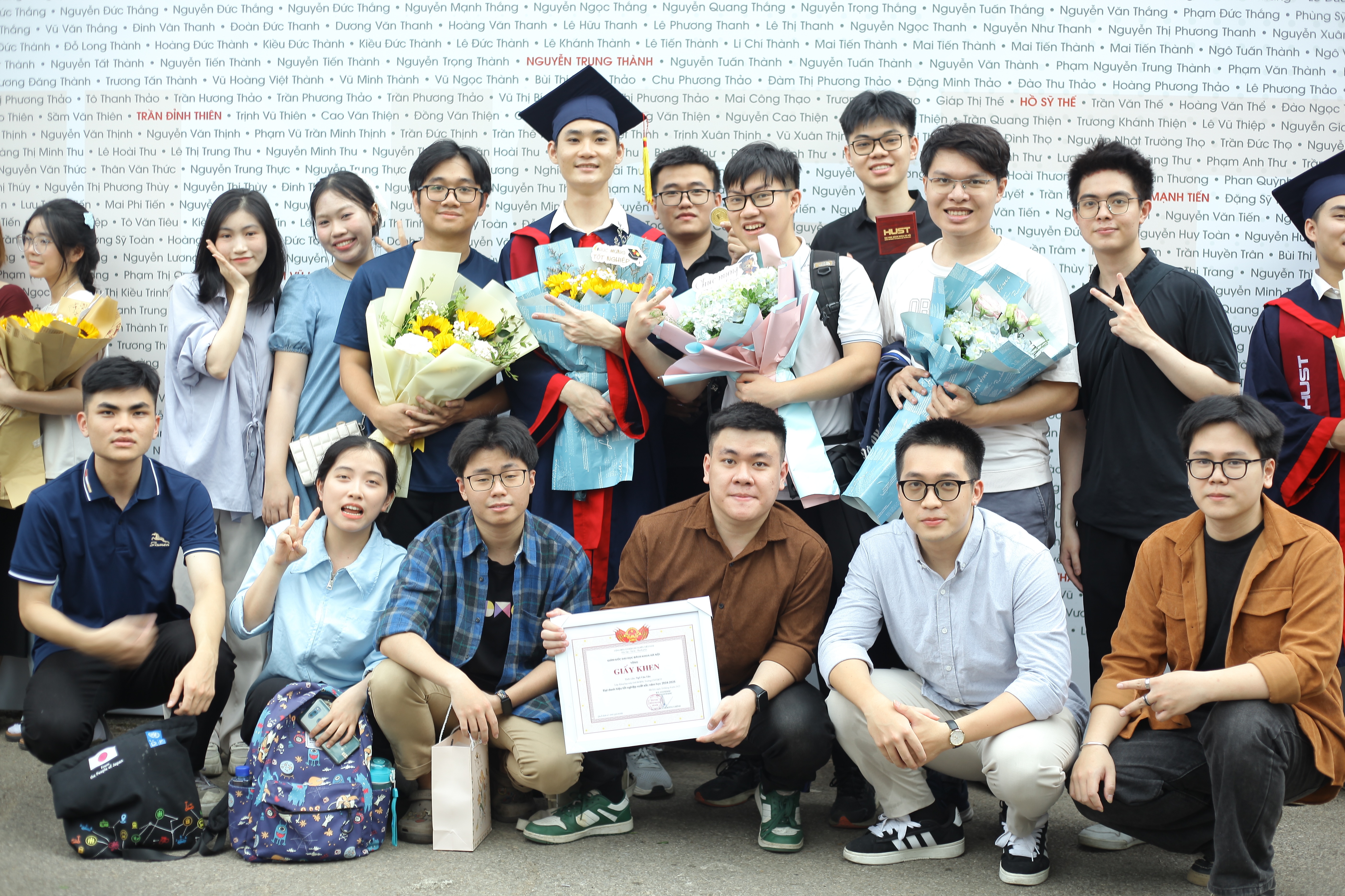 Thay bố mẹ viết giấc mơ đi học, nam sinh tốt nghiệp xuất sắc ĐH Bách khoa - 6 Thay bố mẹ viết giấc mơ đi học, nam sinh tốt nghiệp xuất sắc ĐH Bách khoa - 6