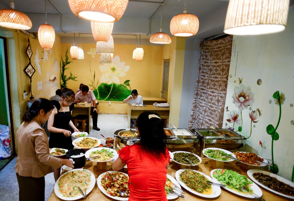 Buffet chay miễn phí.jpg