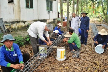 Những cụ ông ở Đồng Tháp vận động hàng trăm tỷ đồng, bắc hơn 1.000 cây cầu…