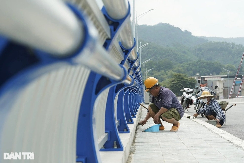 Toàn cảnh cây cầu gần 600 tỷ đồng bắc qua sông Đà ở Hòa Bình được thông xe - 7.jpeg cauhoabinh26