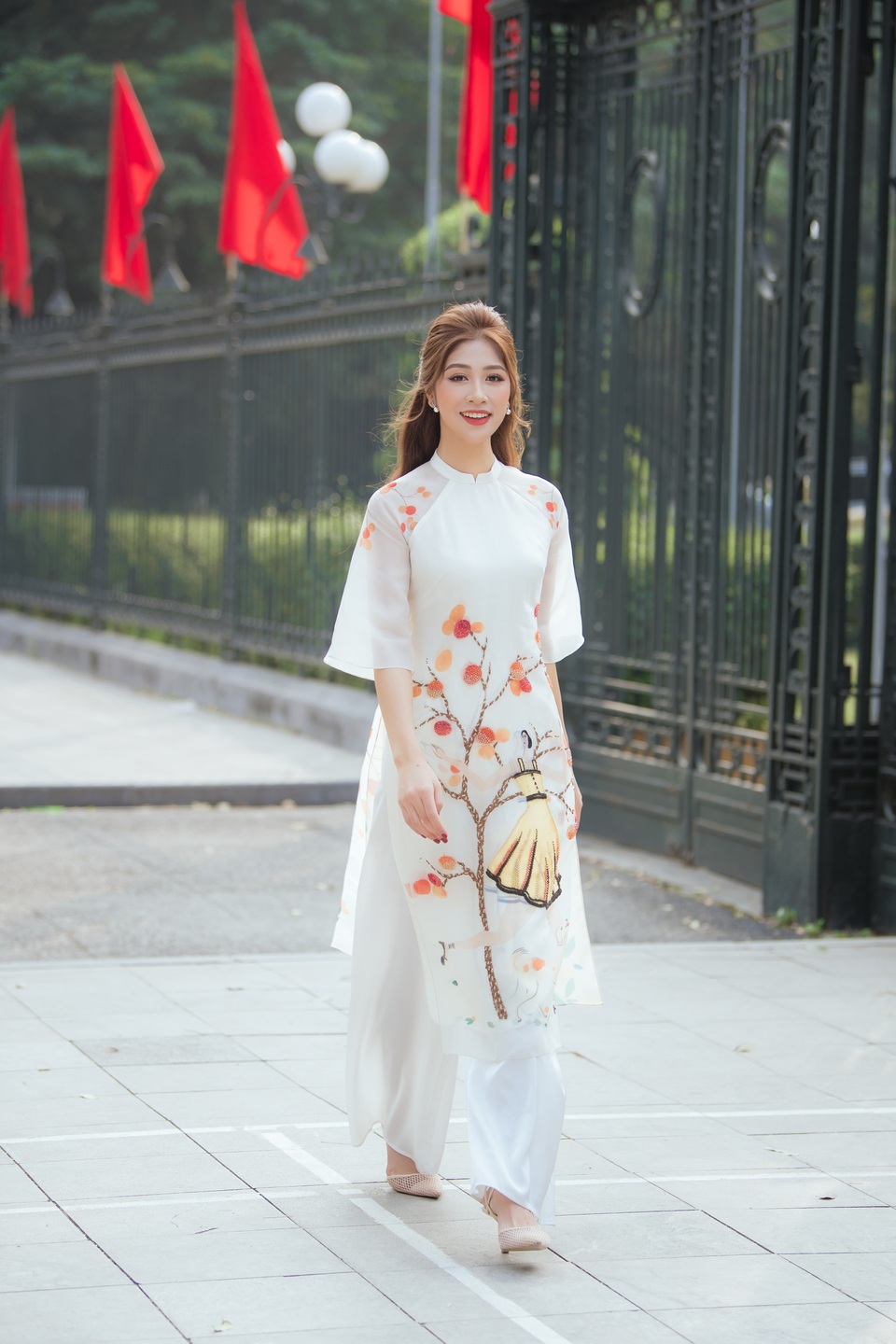 Đặng Vân Ly: Tôi không thi Hoa hậu để kiếm chồng đại gia - 3 Đặng Vân Ly: Tôi không thi Hoa hậu để kiếm chồng đại gia - 3
