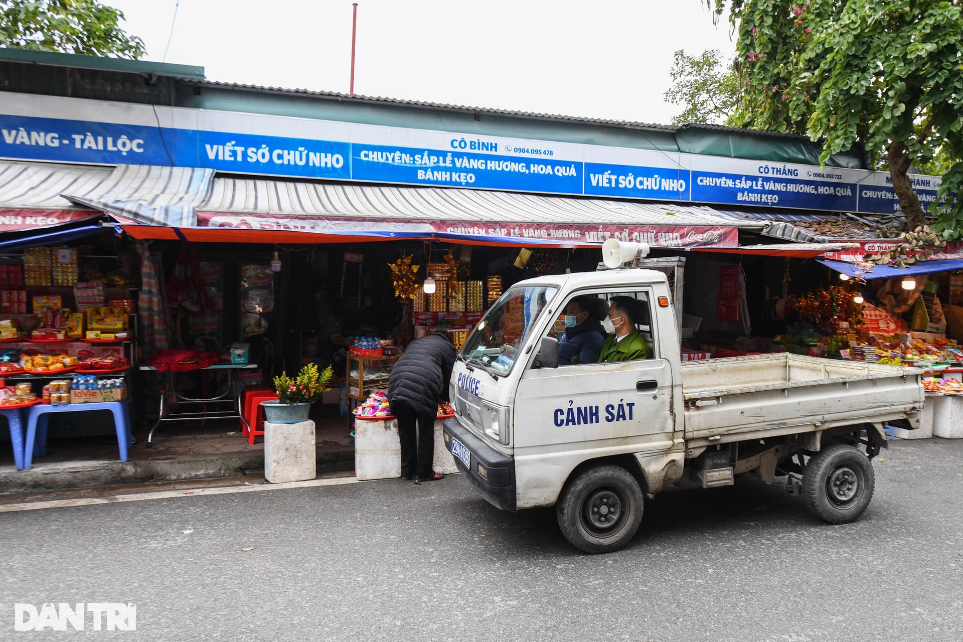 Phủ Tây Hồ bất ngờ vắng vẻ ngày mở cửa trở lại - 15 Phủ Tây Hồ bất ngờ vắng vẻ ngày mở cửa trở lại - 15