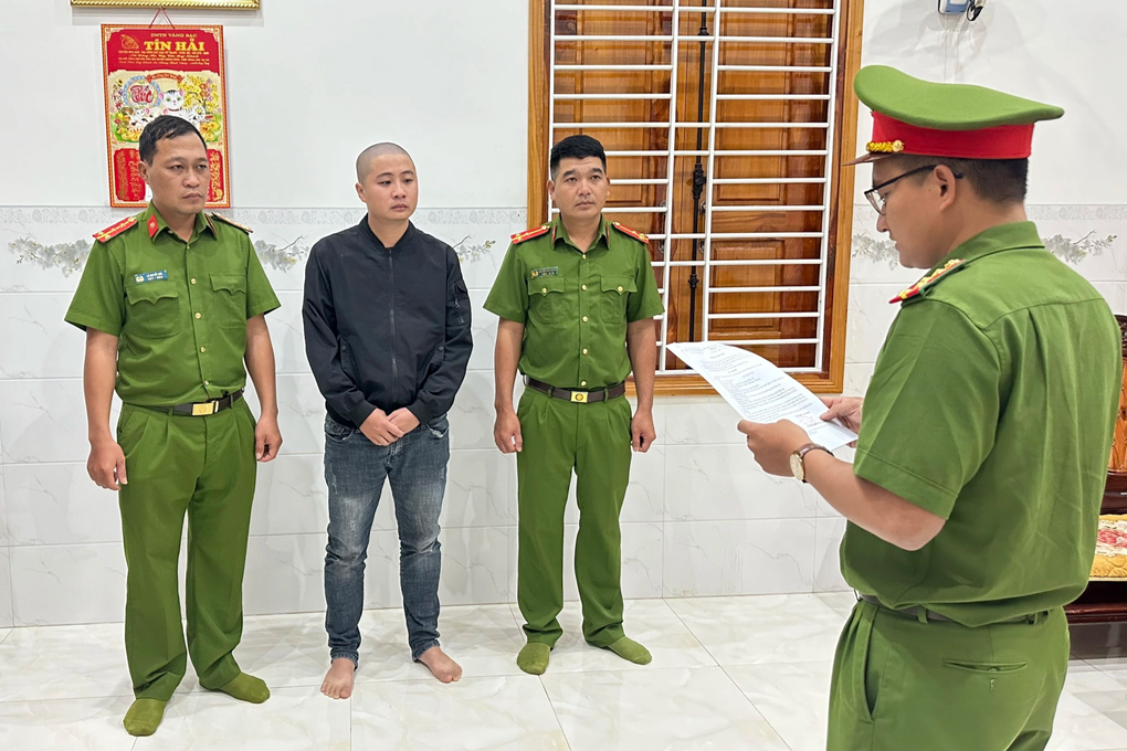 Quản lý siêu thị Điện máy xanh chiếm đoạt hàng trăm triệu đồng - 1 Quản lý siêu thị Điện máy xanh chiếm đoạt hàng trăm triệu đồng - 1