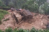 Sạt lở đất ở Hà Giang làm 3 người thương vong