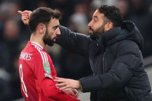 Man Utd thắng đậm Leicester, HLV Amorim đặc biệt khen ngợi Fernandes