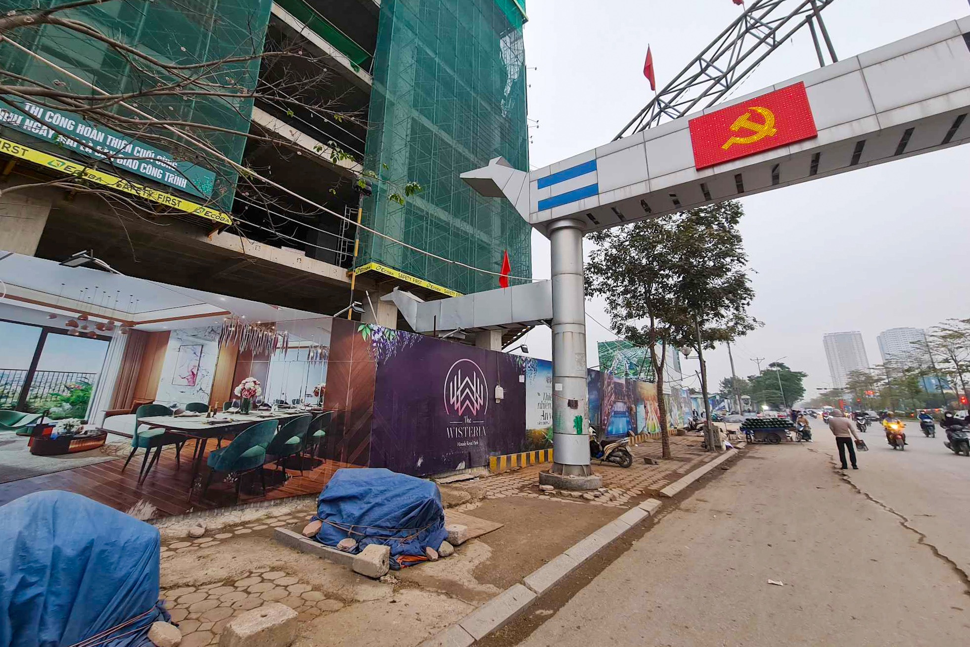 Xây dựng nhà cao tầng làm lún đường quốc lộ 32? - 1