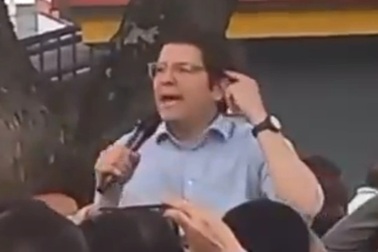 Ứng viên tổng thống Colombia bị bắn vào đầu