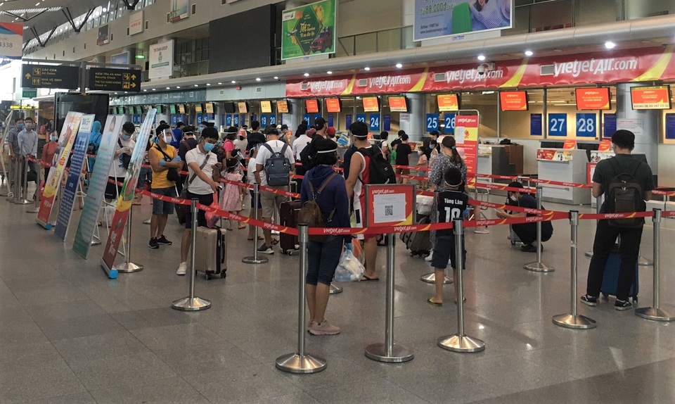 Hàng không đồng loạt bay Đà Nẵng sau “lệnh” gỡ phong tỏa hỏa tốc - 2 Hàng không đồng loạt bay Đà Nẵng sau “lệnh” gỡ phong tỏa hỏa tốc - 2