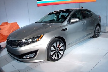 Kia K5 tiếp tục vượt Hyundai Sonata ở Hàn Quốc