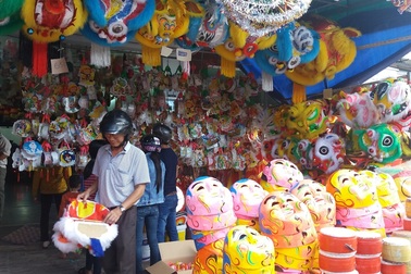 Đồ chơi trung thu: Hàng Việt chiếm lĩnh thị trường