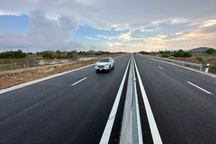 Đề nghị Cục CSGT xử lý nghiêm ô tô chạy ngược chiều trên cao tốc