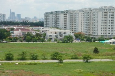 "Đại gia" ứa nước mắt chở con bằng... xe máy