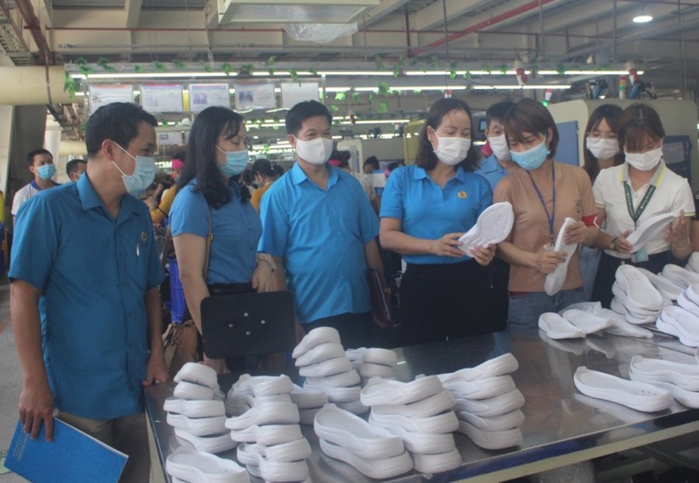 Nhiều doanh nghiệp mở rộng sản xuất, cơ hội cho hàng ngàn lao động - 2 Nhiều doanh nghiệp mở rộng sản xuất, cơ hội cho hàng ngàn lao động - 2
