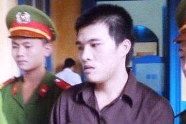 Nghi quan hệ bất chính, con cầm dao tước mạng sống của cha