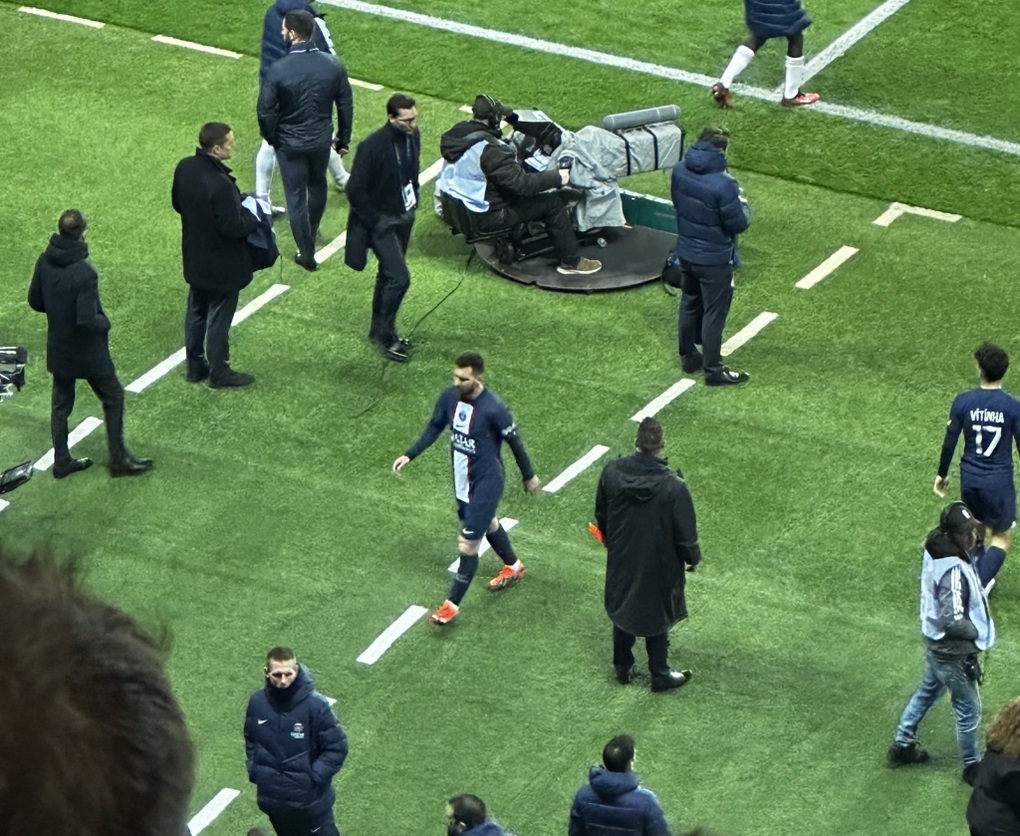 Lionel Messi bị la ó, chửi rủa, gây thất vọng não nề - 3 Lionel Messi bị la ó, chửi rủa, gây thất vọng não nề - 3