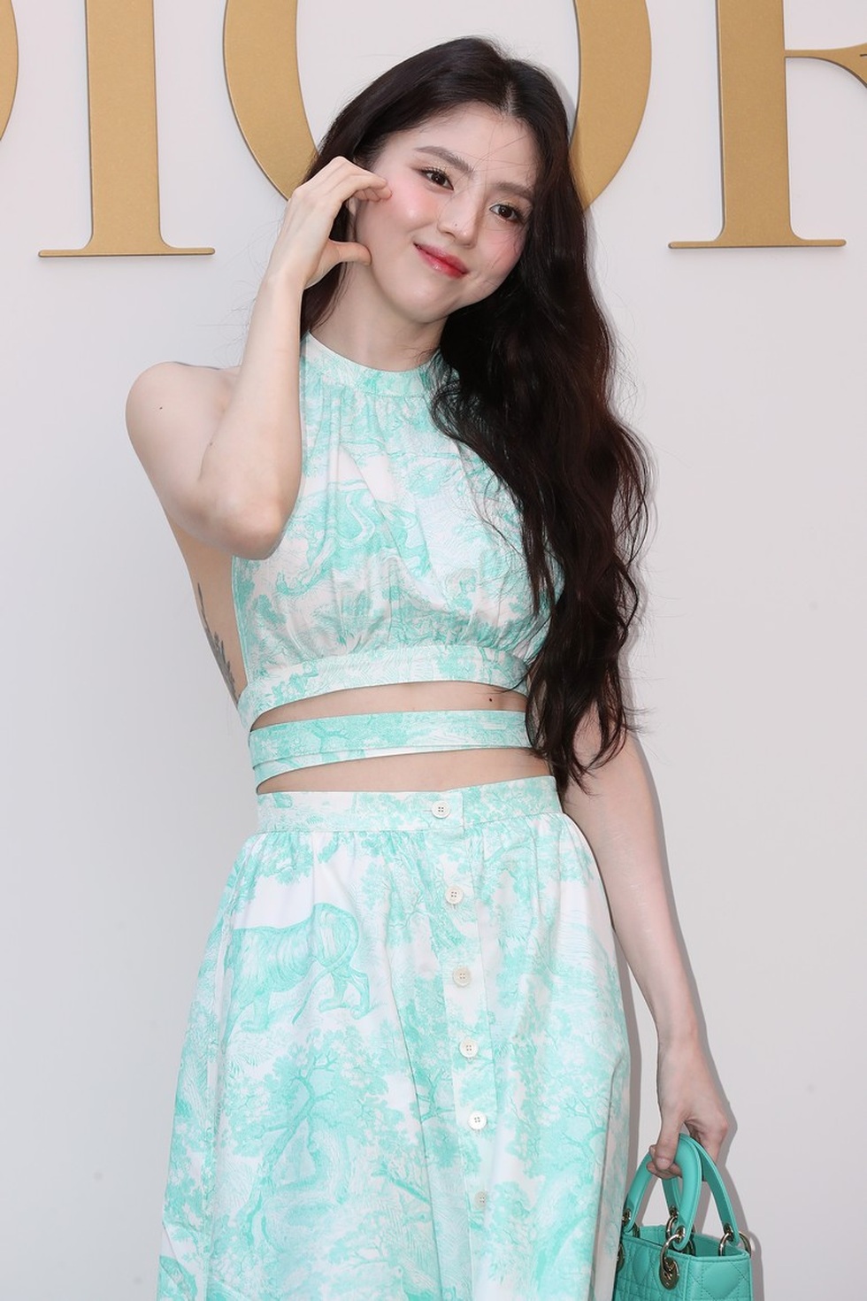 Trước Hoa hậu Thùy Tiên, Dior ứng xử thế nào với nghệ sĩ châu Á dính ồn ào? - 5