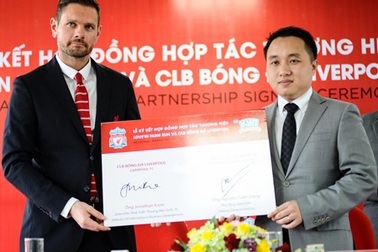 Robbie Fowler và CLB bóng đá Liverpool cùng  LOVE’IN FARM KUN "bắt tay" hợp tác