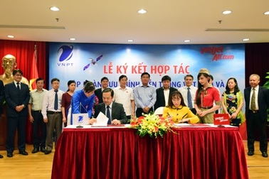 Mua vé máy bay qua tin nhắn điện thoại