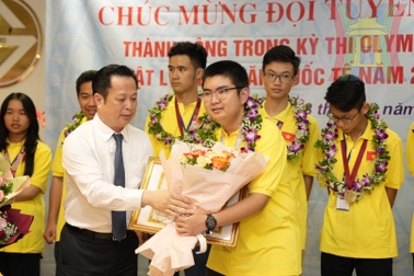 Hà Nội đạt 7 giải thưởng  Olympic quốc tế Thiên văn học và Vật lý Thiên văn