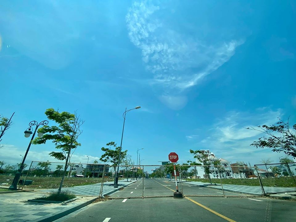 Lùm xùm vụ chuyển đổi sân golf Phan Thiết sang khu đô thị - 5 Lùm xùm vụ chuyển đổi sân golf Phan Thiết sang khu đô thị - 5