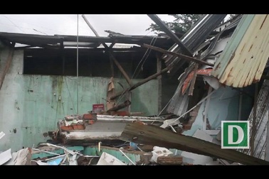 Người dân bị xe tải tông sập nhà mệt mỏi chờ bồi thường