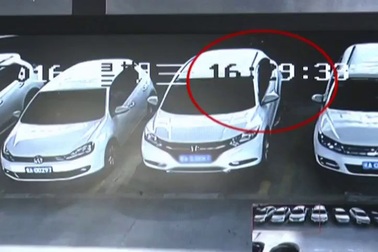 Màn lấy cắp lốp xe khó hiểu