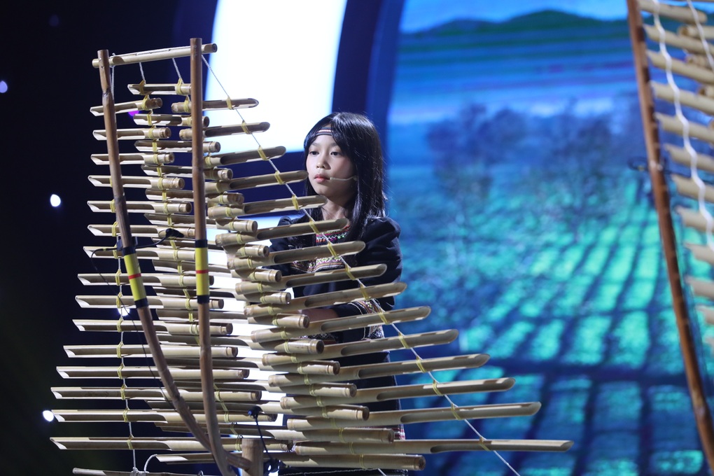 Hari Won bất ngờ nhận con gái khi ngồi ghế giám khảo - 1 Hari Won bất ngờ nhận con gái khi ngồi ghế giám khảo - 1