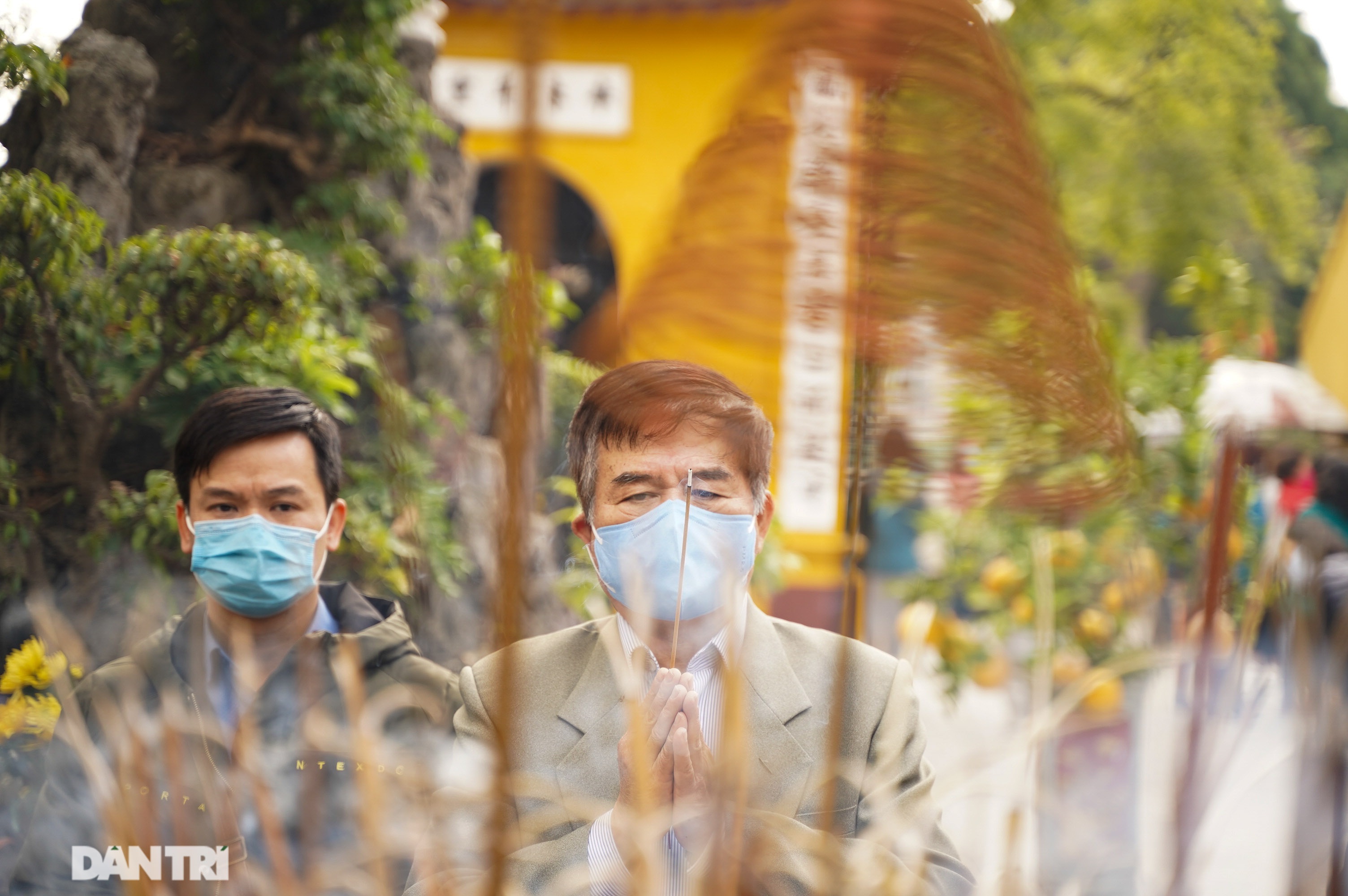 Người dân Hà Nội nô nức đi lễ đầu xuân Tân Sửu - 4 Người dân Hà Nội nô nức đi lễ đầu xuân Tân Sửu - 4