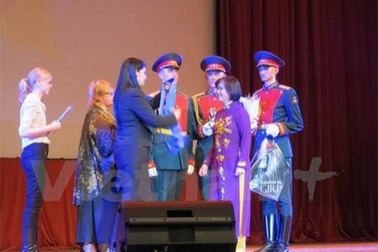 Một phụ nữ Việt Nam được trao giải thưởng Bồ câu bạc của Nga