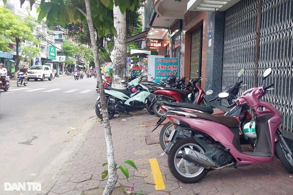 Xử lý lấn chiếm vỉa hè ở thành phố 2 lần được vinh danh du lịch sạch ASEAN - 3 Xử lý lấn chiếm vỉa hè ở thành phố 2 lần được vinh danh du lịch sạch ASEAN - 3