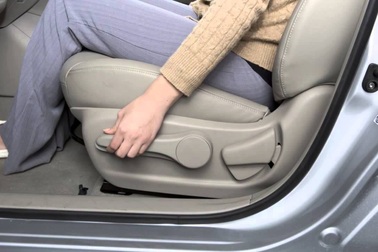 Cách chỉnh ghế lái và tư thế ngồi lái ô tô đúng cách nhất
