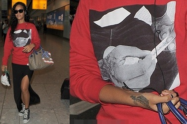 Rihanna bị phản đối vì mặc áo "cần sa"