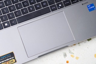 Asus ExpertBook P3 trong mắt dân văn phòng: Có đủ thuyết phục? - 8 Asus ExpertBook P3 trong mắt dân văn phòng: Có đủ thuyết phục? - 8