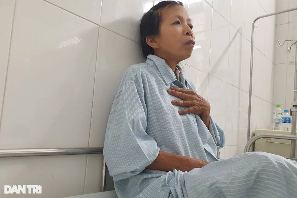 Không thể có 100 triệu đồng mổ tim, người phụ nữ cô đơn xin về nhà chờ chết - 2 Không thể có 100 triệu đồng mổ tim, người phụ nữ cô đơn xin về nhà chờ chết - 2