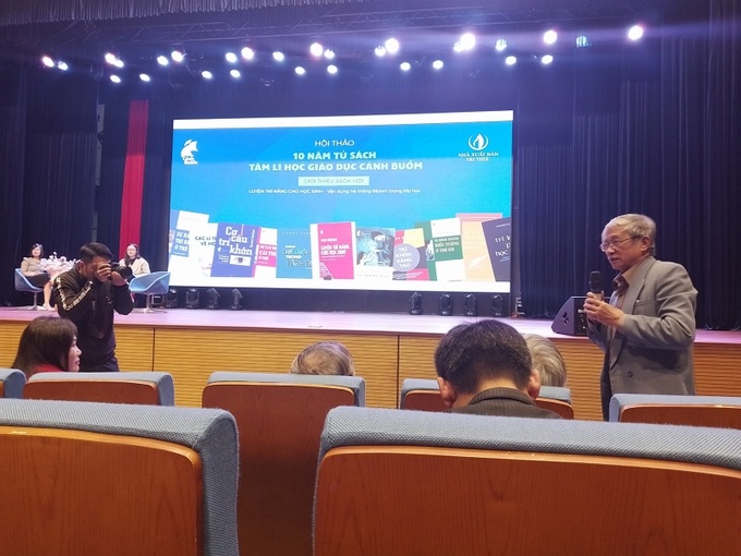 Các chuyên gia, soạn giả tại Hội thảo.