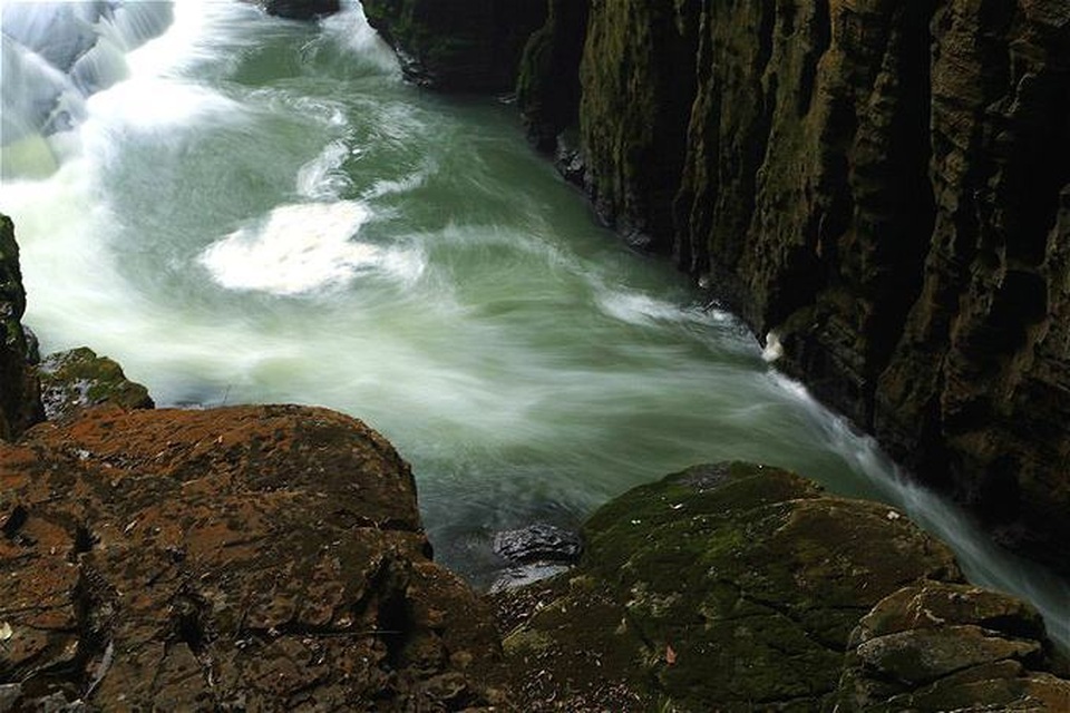 Hồ ma rộng 3.000m2 bỗng nhiên bốc hơi biến mất chỉ sau một đêm - 5