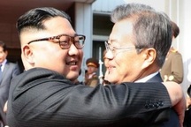 Tổng thống Hàn Quốc và nhà lãnh đạo Triều Tiên bất ngờ gặp mặt