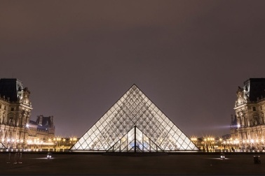 Pháp: Bảo tàng Louvre lập kỷ lục du khách tới tham quan