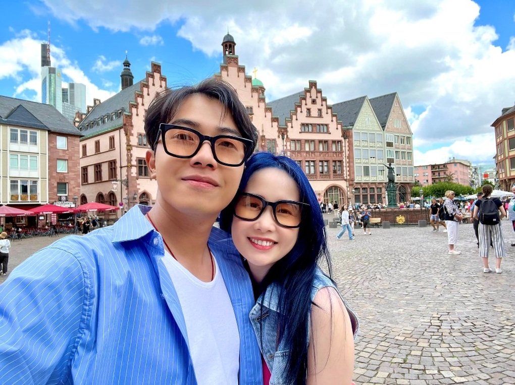 Vợ của dàn streamer Việt nổi tiếng toàn là mỹ nhân gợi cảm, tài năng - 9