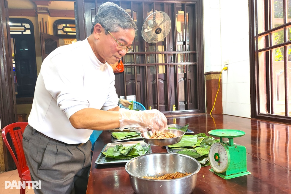 U70 tiết lộ bí quyết gói thịt dê sống bán đắt như tôm tươi - 2 U70 tiết lộ bí quyết gói thịt dê sống bán đắt như tôm tươi - 2