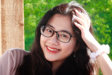 Nữ sinh gốc Huế tốt nghiệp thủ khoa đại học ở Canada với số điểm tuyệt đối