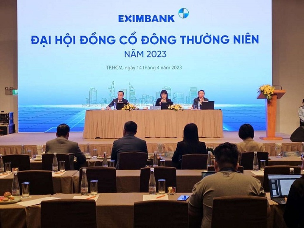 Sếp Eximbank tiết lộ về trụ sở 3.500m2 trên đất vàng - 1 Sếp Eximbank tiết lộ về trụ sở 3.500m2 trên đất vàng - 1