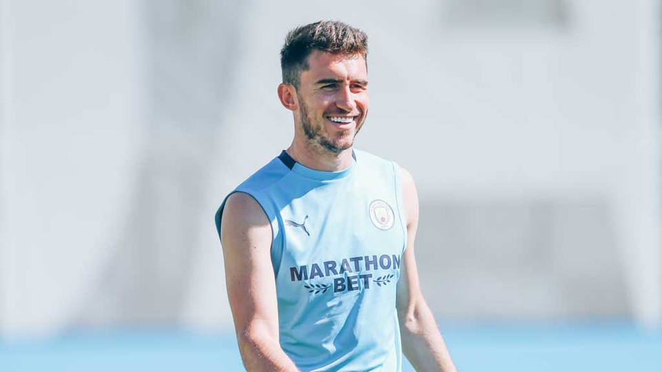 Man City luyện tập chăm chỉ chờ trận đấu với Lyon - 8