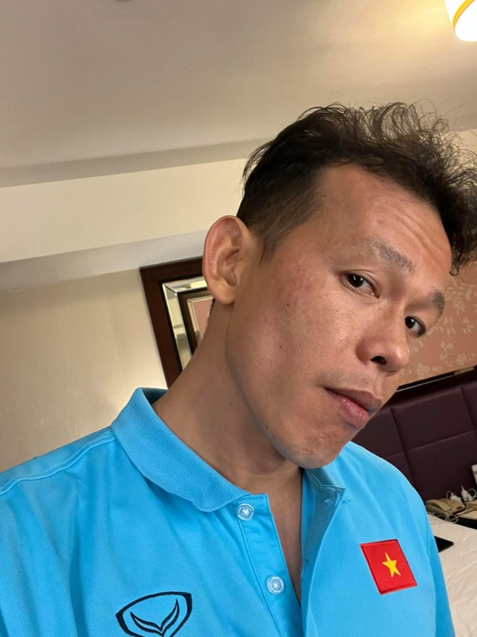 Bùi Tấn Trường livestream thường xuyên trước và sau các trận đấu