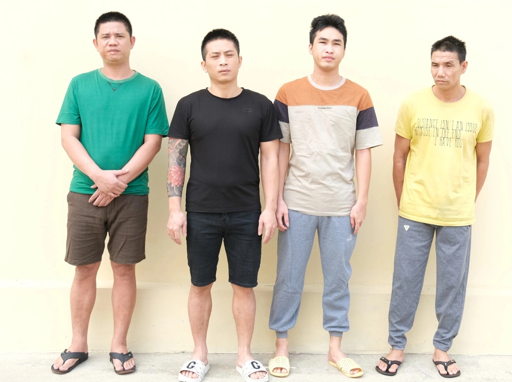 Băng nhóm chuyên trộm hộp đen của ô tô đầu kéo - 1 Băng nhóm chuyên trộm hộp đen của ô tô đầu kéo - 1