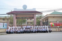 Một lớp ở trường huyện có điểm trung bình xét tuyển đại học trên 25